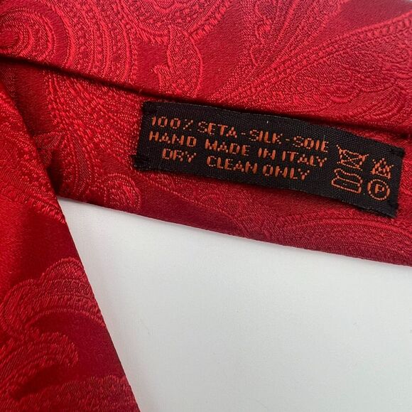 Dolcepunta 100% Silk Mens Tie OS Red Pailey Jacquard Hand Made Necktie Italy - Picture 4 of 4